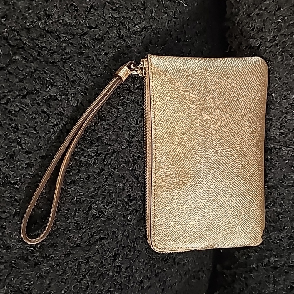 Coach Gold Leather wristlet New without tags - Picture 3 of 8